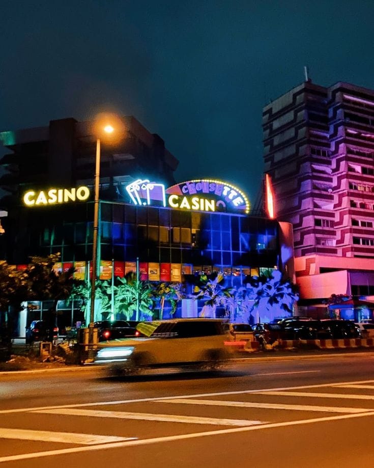 Le Croisette Casino de Libreville la nuit